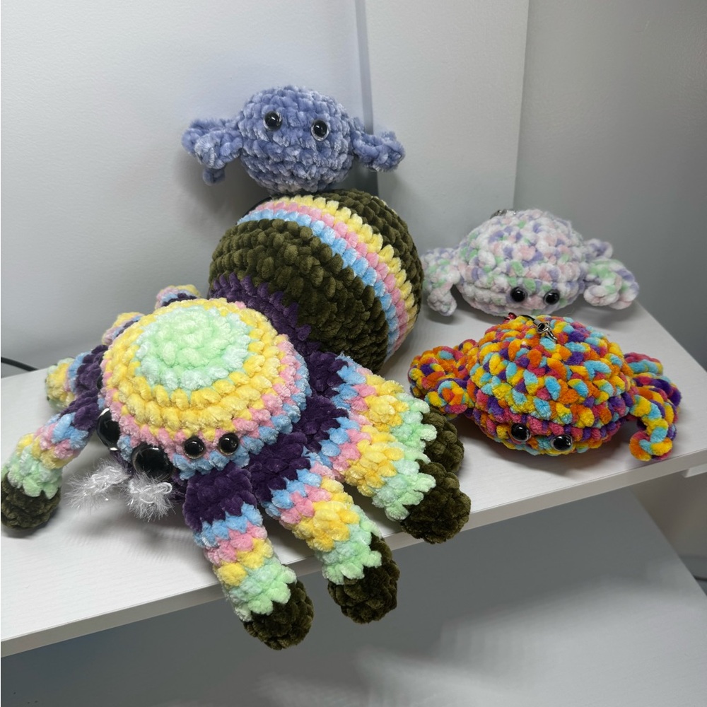 Crochet Rainbow Big Spider Plushe with babys: Soft Velour Yarn Toy